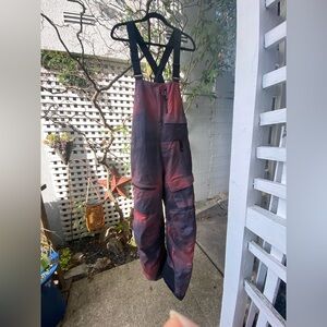 Women’s medium 686 snow bib pants